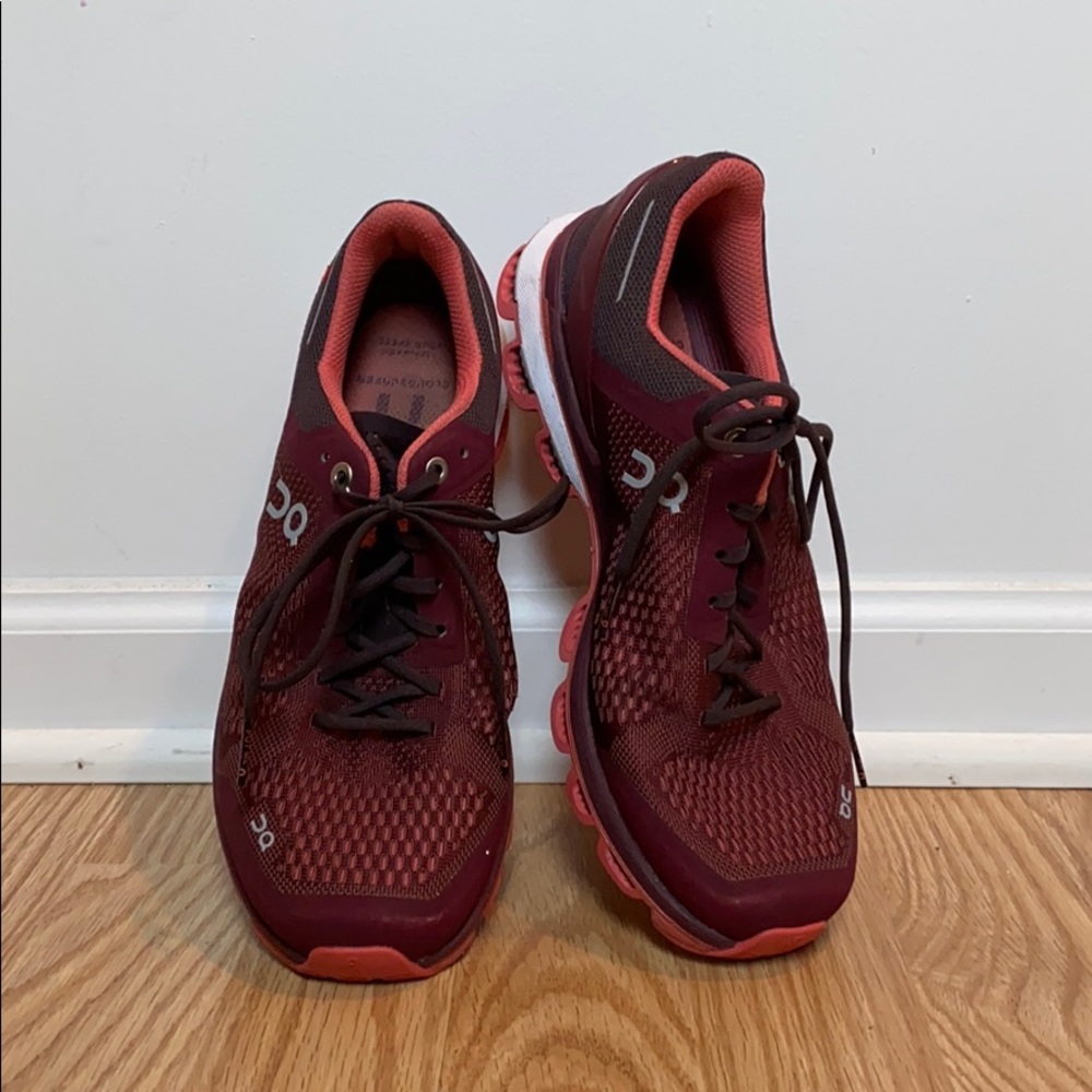ON Cloudsurfer Running Shoe